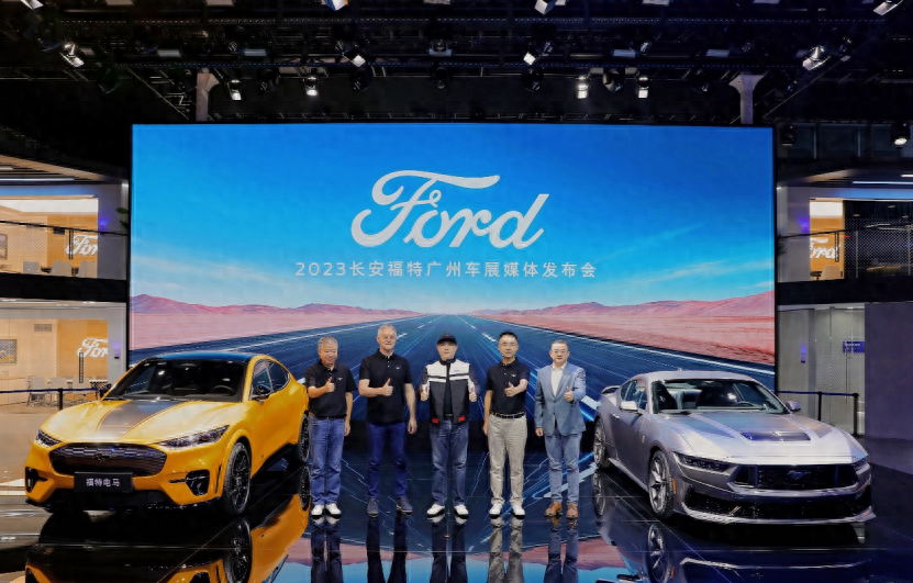 2024新澳门正版免费资本车，关于所谓的2024新澳门正版免费资本车的真相探讨——揭示背后的风险与违法犯罪问题